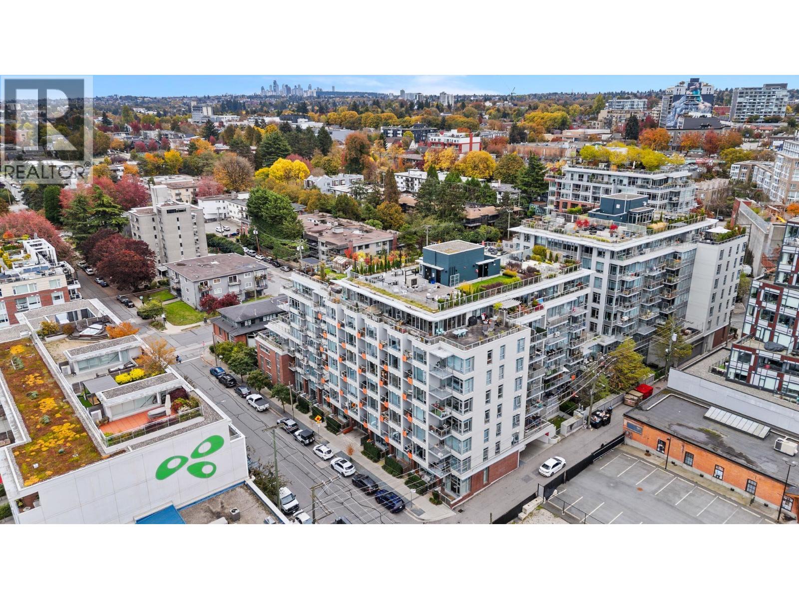 Photo of 256 250 E 6TH AVENUE 39
