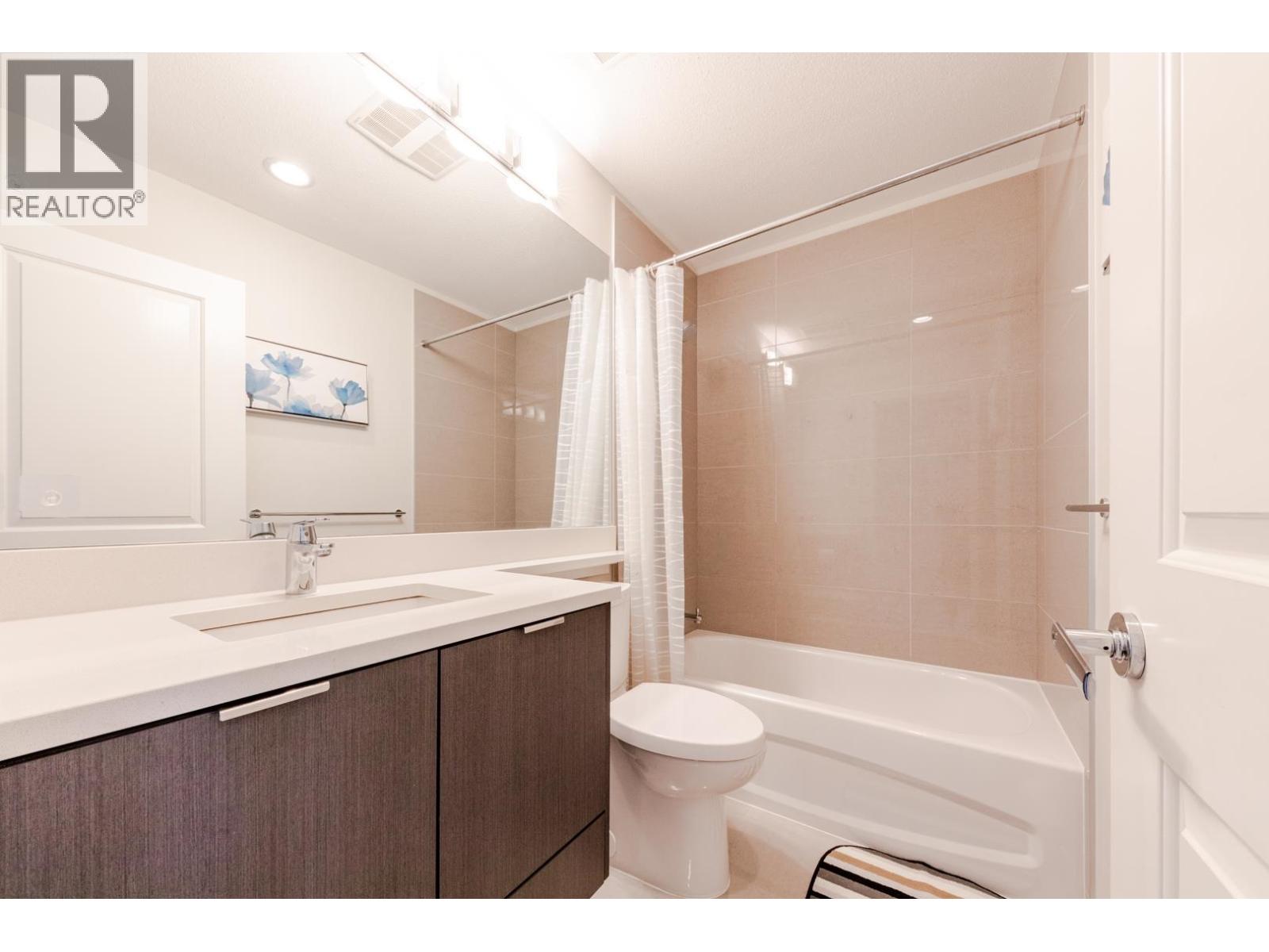 Photo of 54 5510 ADMIRAL WAY 24