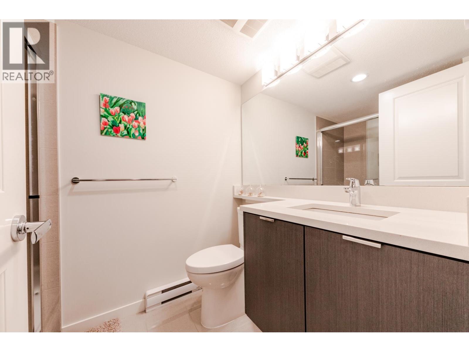 Photo of 54 5510 ADMIRAL WAY 27