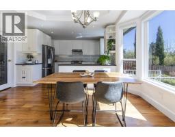 1075 Adderley Street, North Vancouver, BC V7L1T4 Photo 10