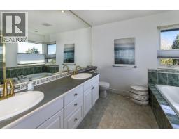 1075 Adderley Street, North Vancouver, BC V7L1T4 Photo 15
