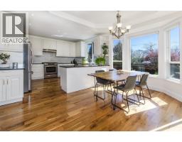 1075 Adderley Street, North Vancouver, BC V7L1T4 Photo 8