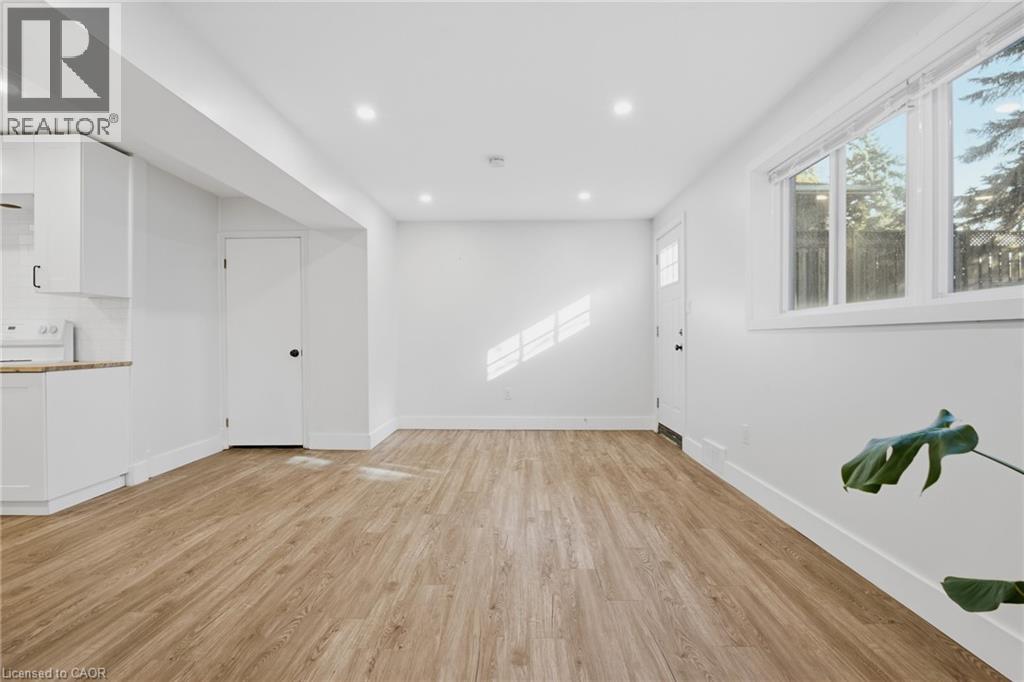 24 BRIARWOOD Crescent Unit# 2, Hamilton — photo 3