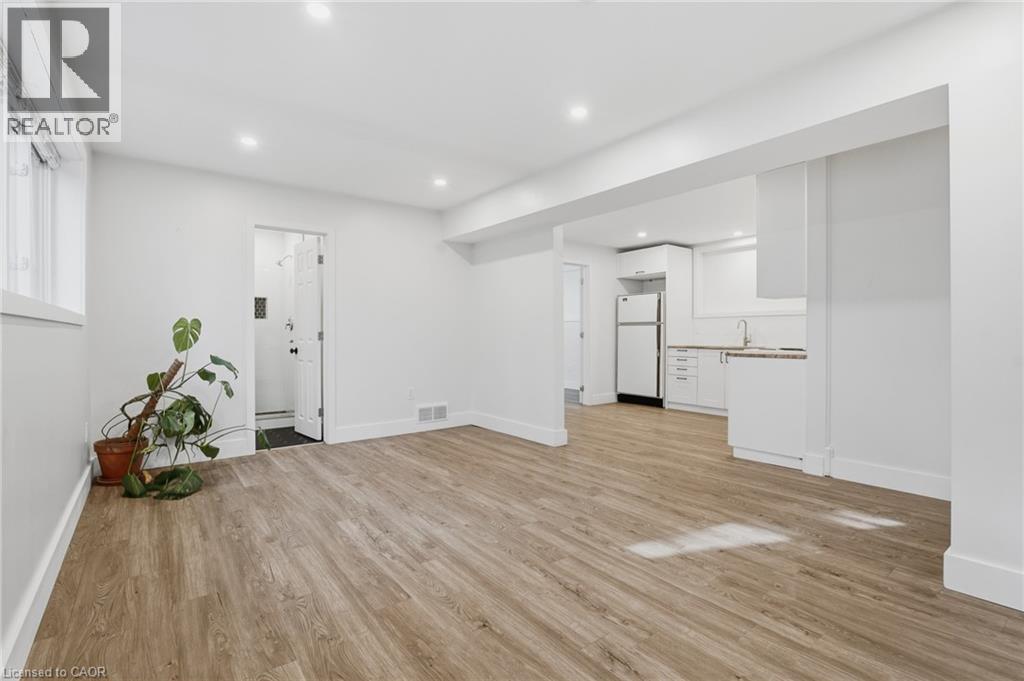 24 BRIARWOOD Crescent Unit# 2, Hamilton — photo 4
