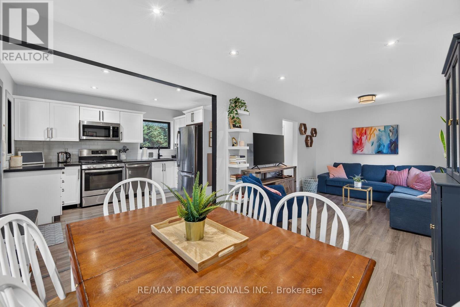 17 HOLLYDENE ROAD - 10