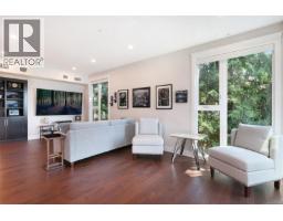 Kitchen - 208 1700 Balmoral Ave, Comox, BC V9M2N1 Photo 7