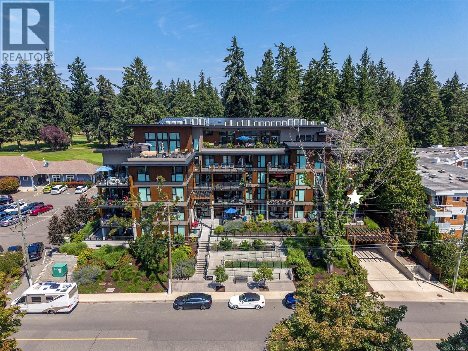 #208 1700 Balmoral Ave - 36