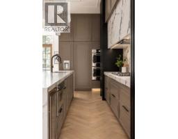 3pc Bathroom - 1218 8 Avenue Se, Calgary, AB T2G0M7 Photo 9