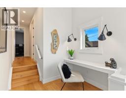 1906 43 Avenue SW - photo 15