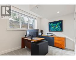 1906 43 Avenue SW - photo 26
