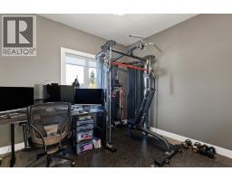1906 43 Avenue SW - photo 32