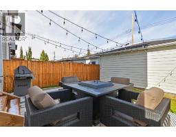 1906 43 Avenue SW - photo 33