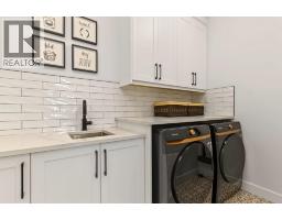 1906 43 Avenue SW - photo 23