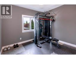 1906 43 Avenue SW - photo 22