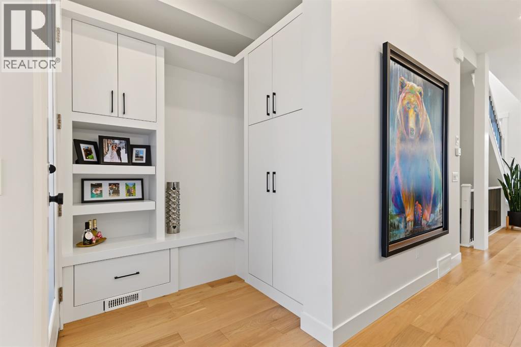 1906 43 Avenue SW - photo 8