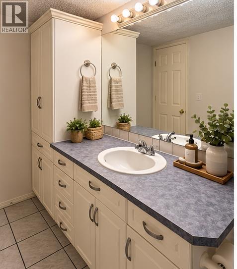 209, 732 57 Avenue SW - photo 8