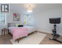 10372 Resthaven Dr, Sidney, BC V8L3H3 Photo 17