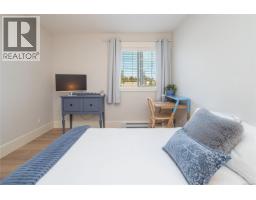 10372 Resthaven Dr, Sidney, BC V8L3H3 Photo 25