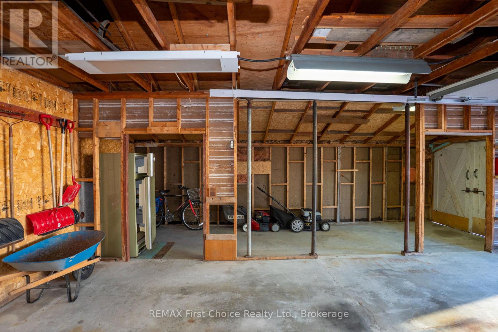 942 Crowe Avenue — photo 38