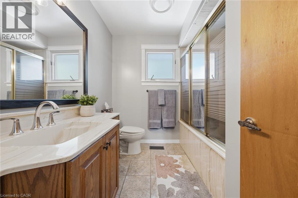 16 REDWOOD Court - 16