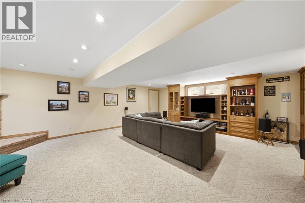 16 Redwood Court — photo 23