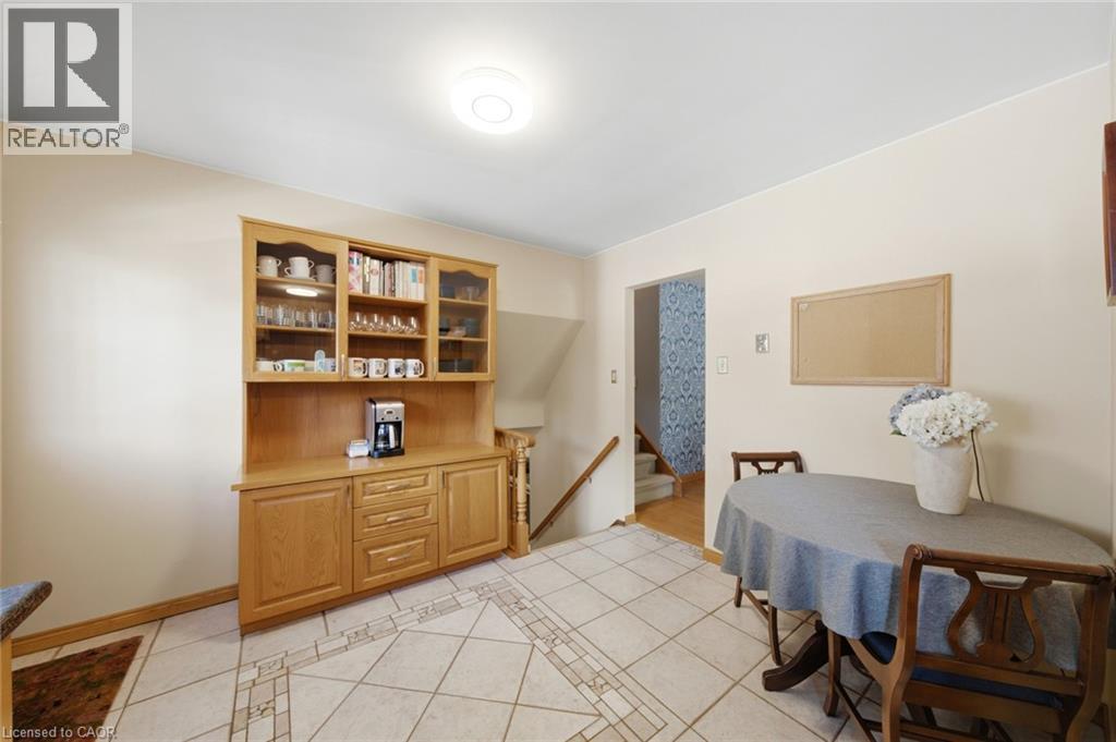 16 REDWOOD Court - 7