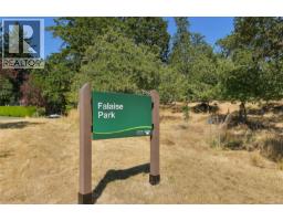 1 930 Falaise Cres, Saanich, BC V8Y1A3 Photo 20
