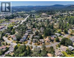 1 930 Falaise Cres, Saanich, BC V8Y1A3 Photo 22