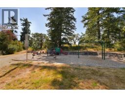 1 930 Falaise Cres, Saanich, BC V8Y1A3 Photo 21