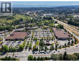 1 930 Falaise Cres, Saanich, BC V8Y1A3 Photo 24