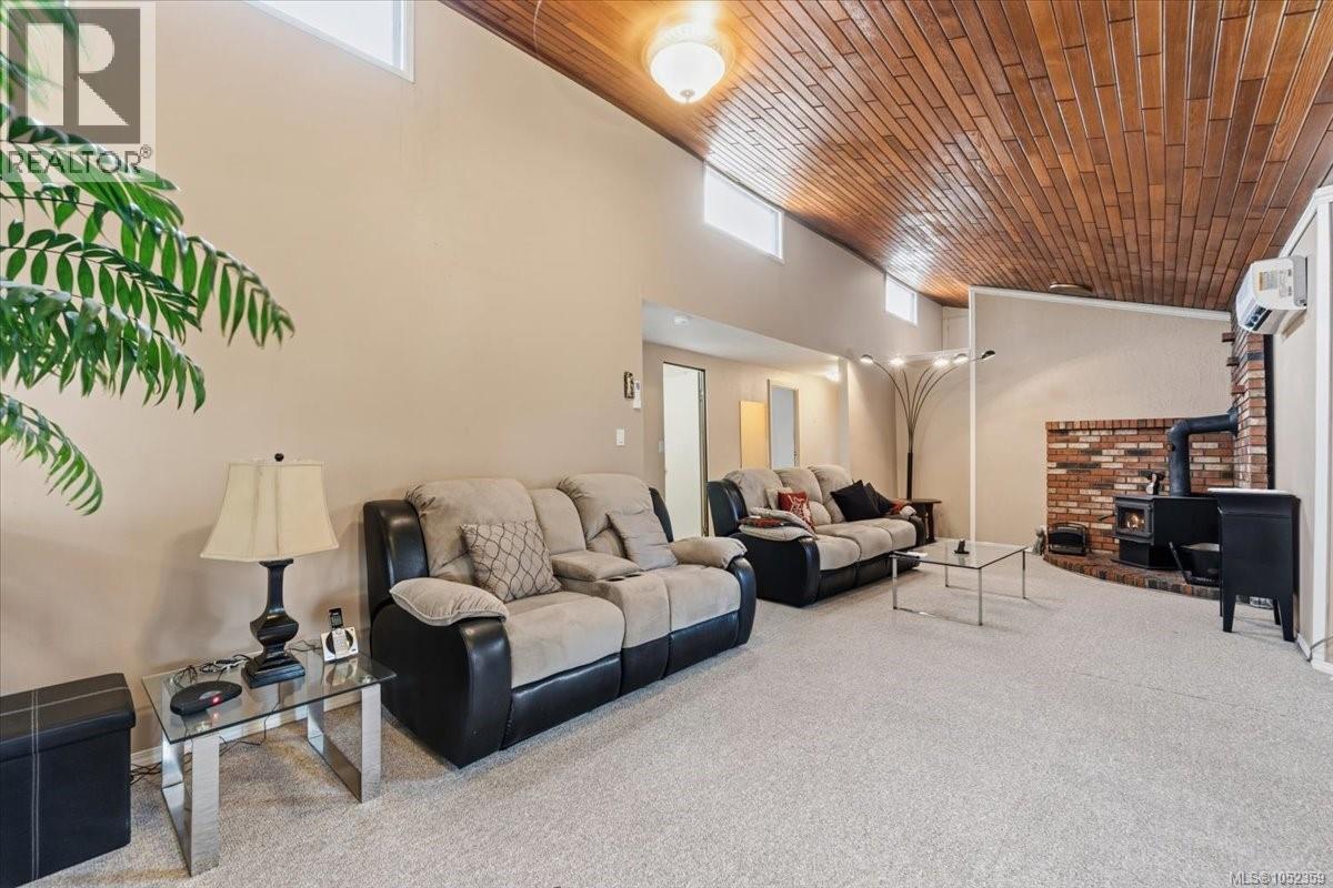 944 POPLAR Way - 3