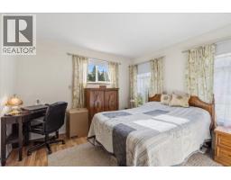 Kitchen - 944 Poplar Way, Qualicum Beach, BC V9K1V8 Photo 9