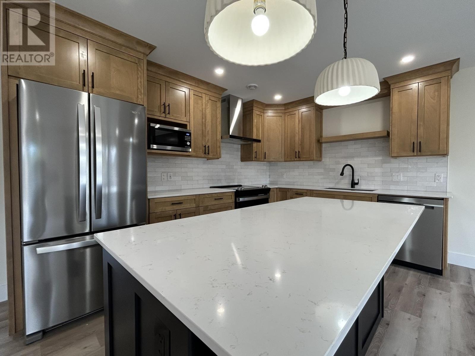 55 Airfield Court - 6