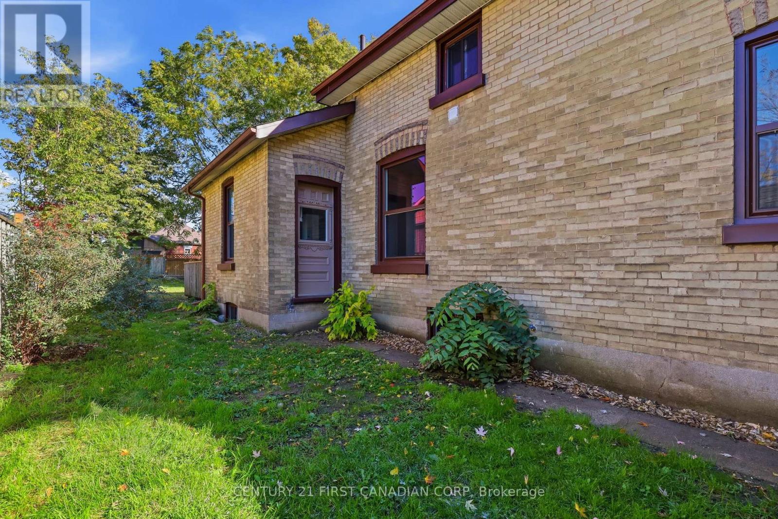 160 Egerton Street — photo 47