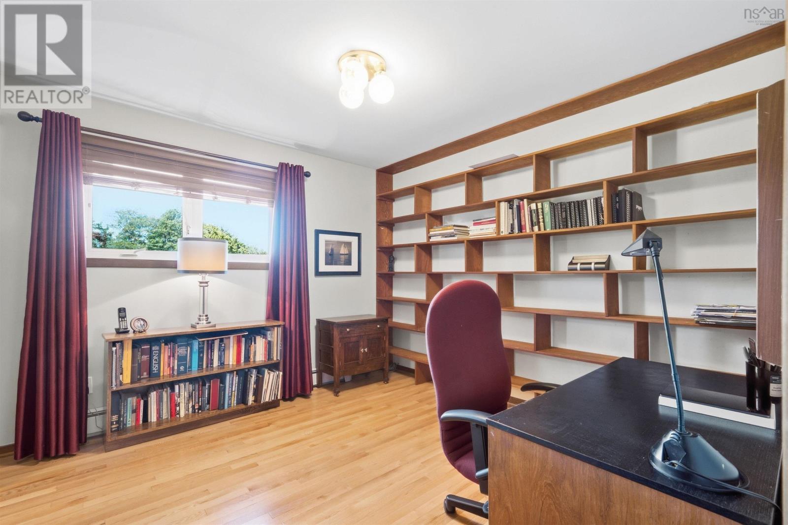Property 20 of 50 of 18 Northcliffe Lane