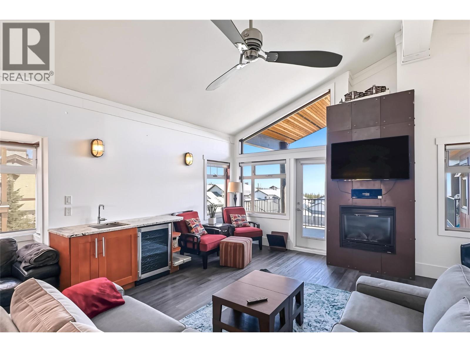 5030 Snowbird Way Unit# 406, Big White