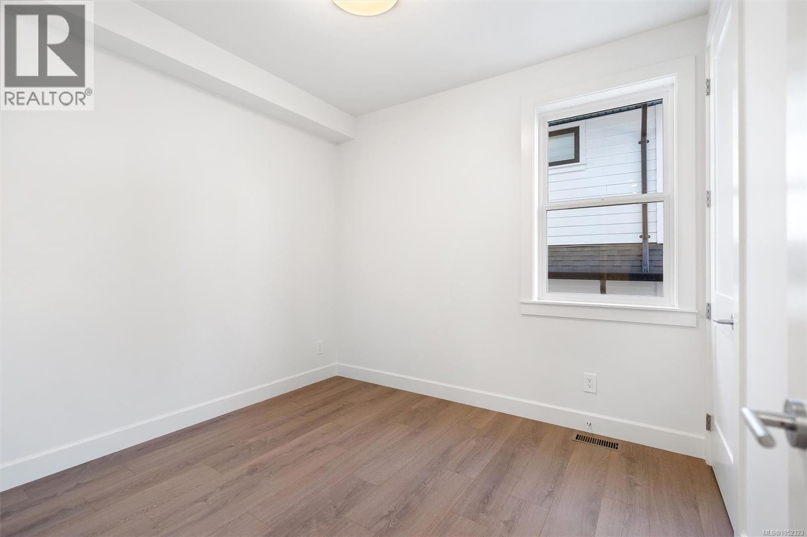 #4 768 Lindsay St - 11