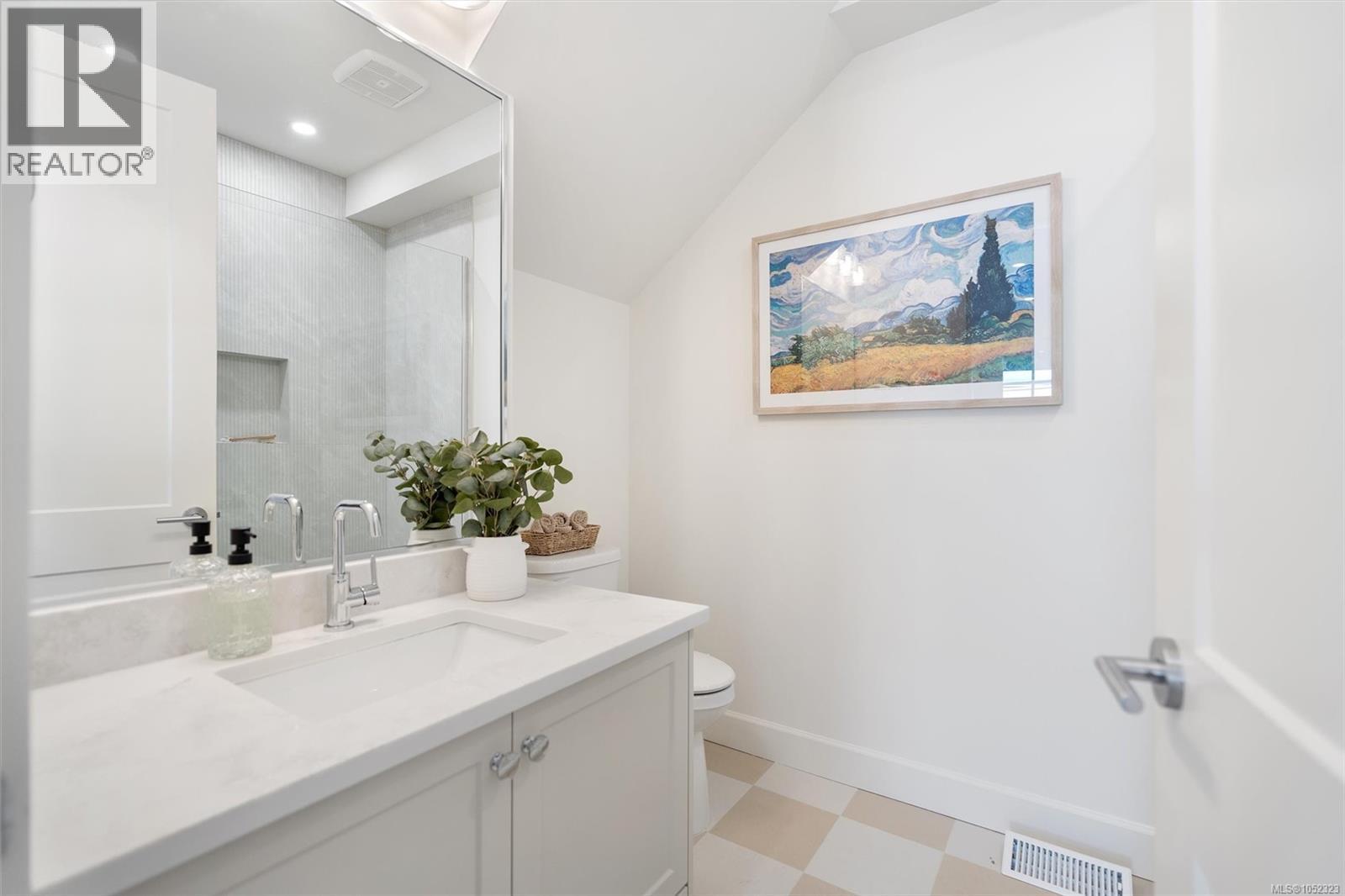 #4 768 Lindsay St - 7