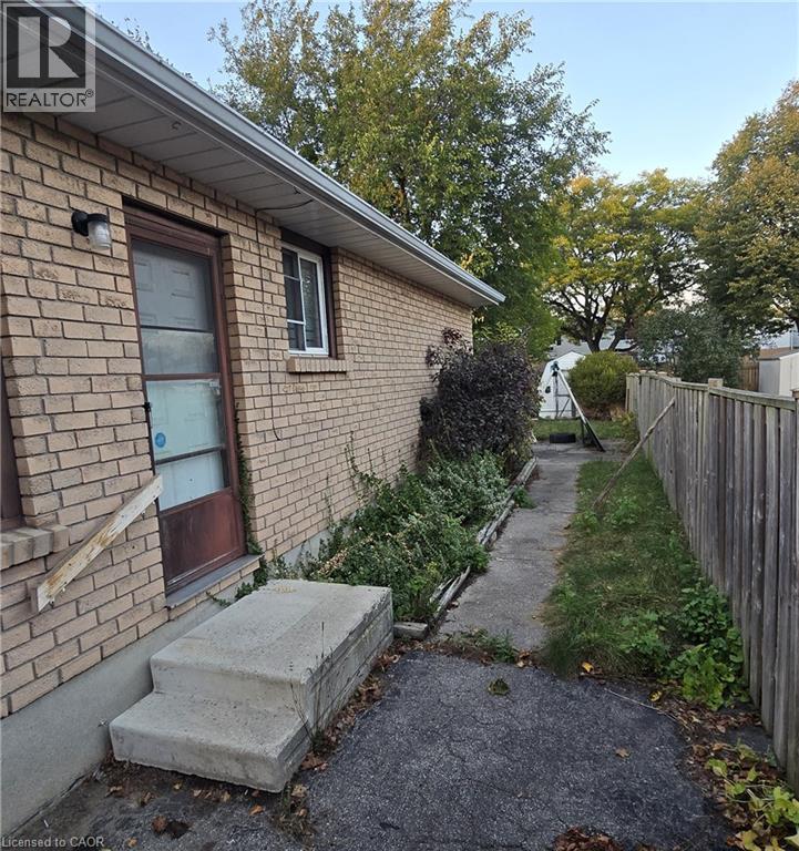 11 Debby Crescent — photo 22