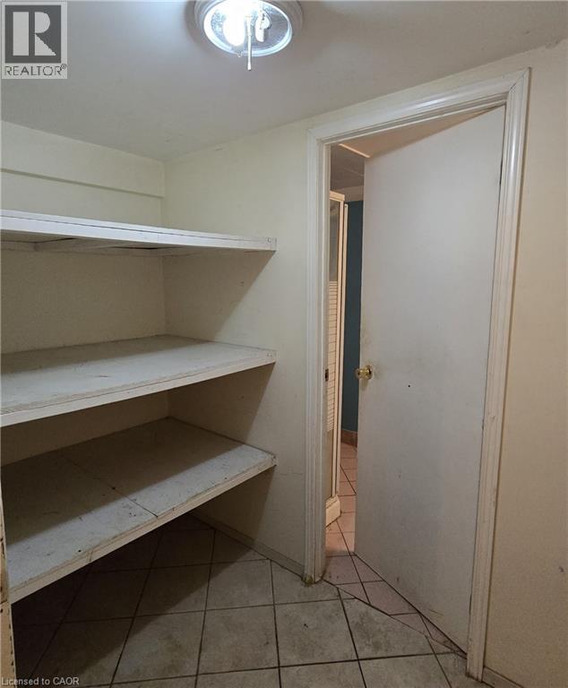 11 Debby Crescent — photo 30