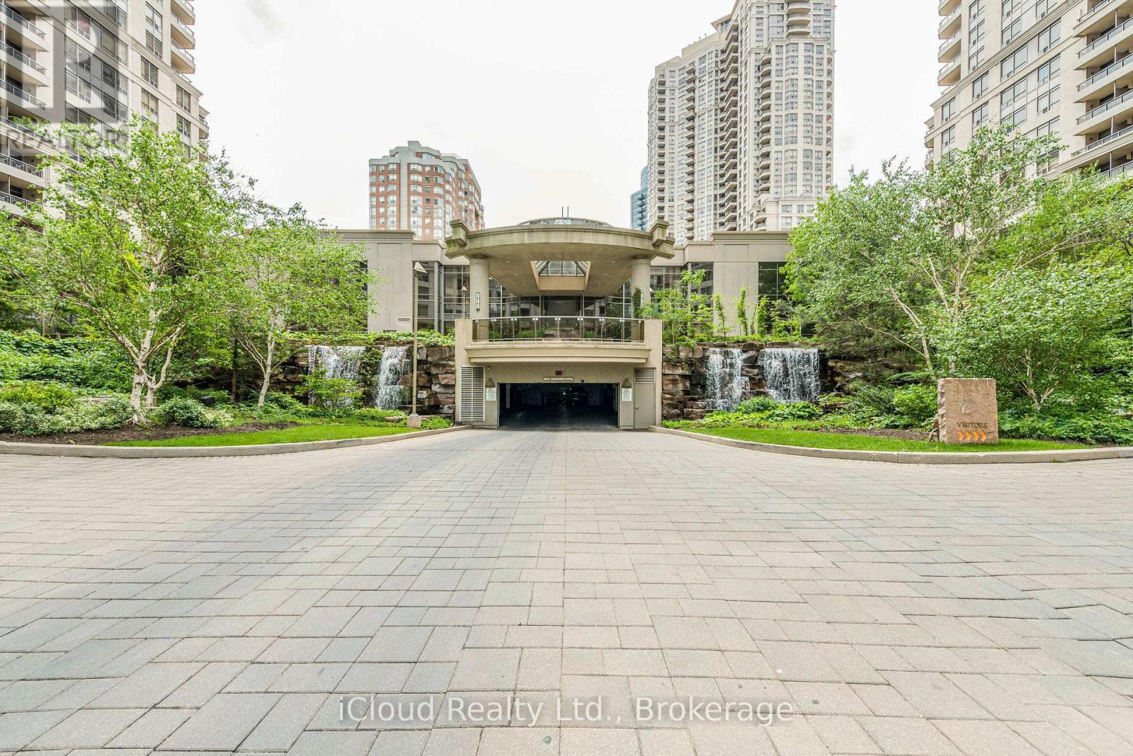 2521- 3888 Duke Of York Boulevard, Mississauga, ON photo 2