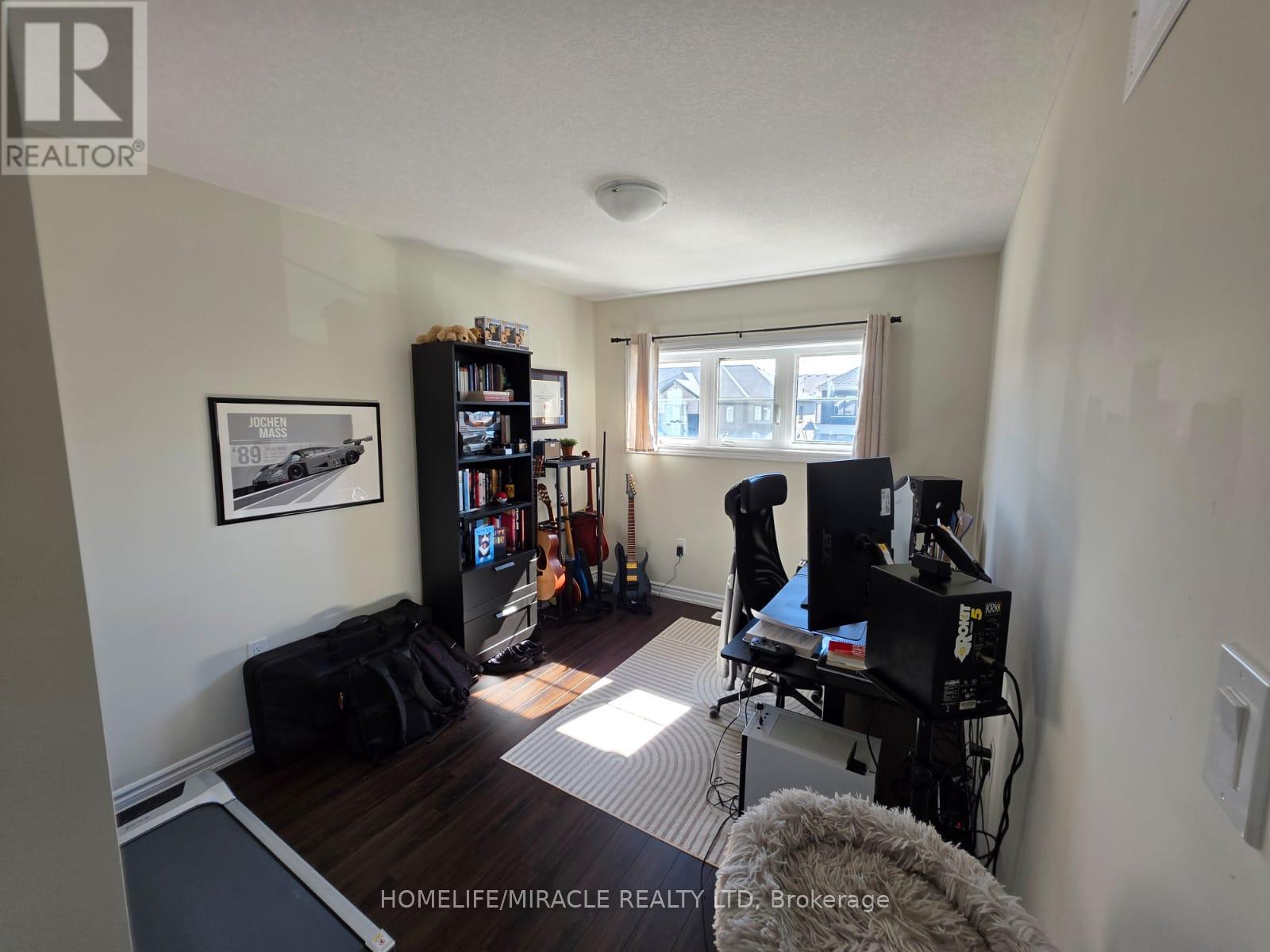 26 Amos Avenue — photo 36