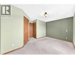 106 Elizabeth Way SE - photo 17