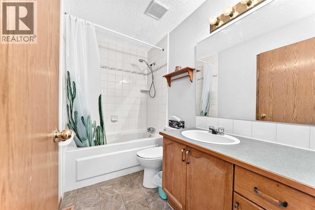 106 Elizabeth Way SE - 21
