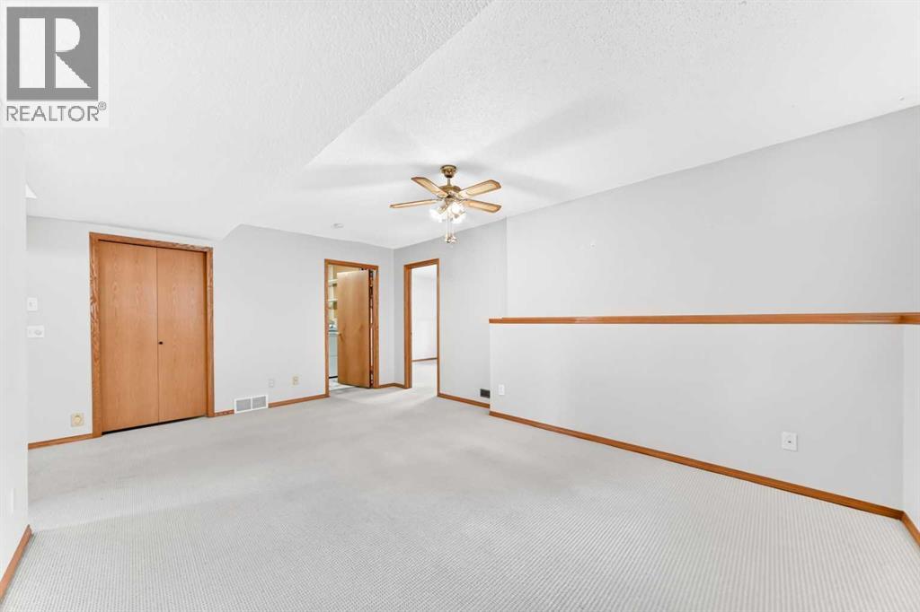 106 Elizabeth Way SE - 24