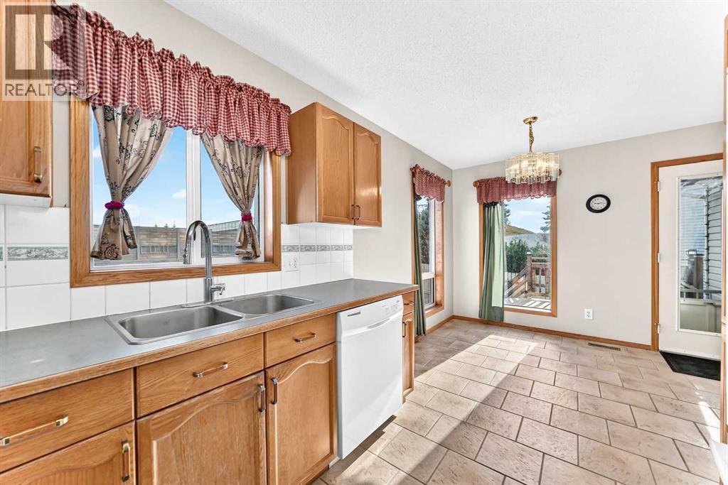 106 Elizabeth Way SE - 6