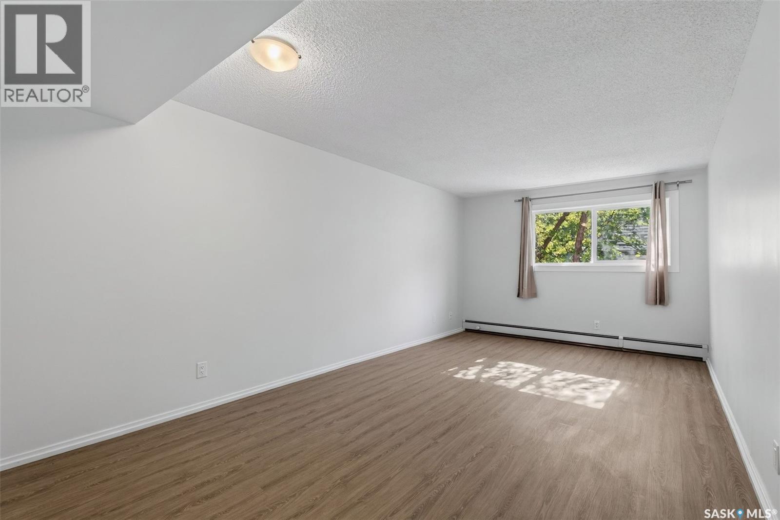 124 P AVENUE S - 37