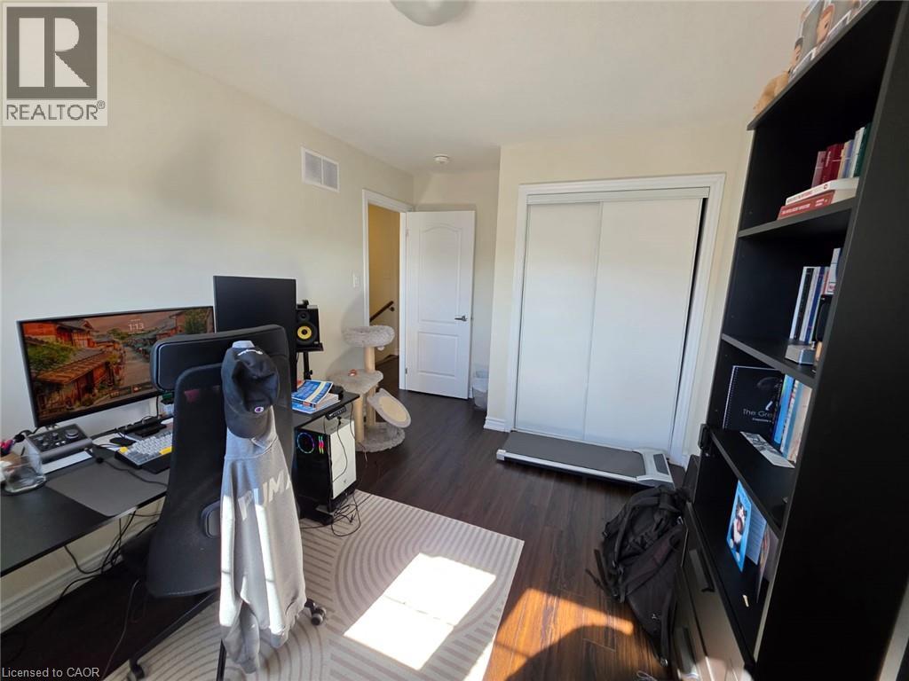 26 AMOS Avenue, Brantford — photo 9