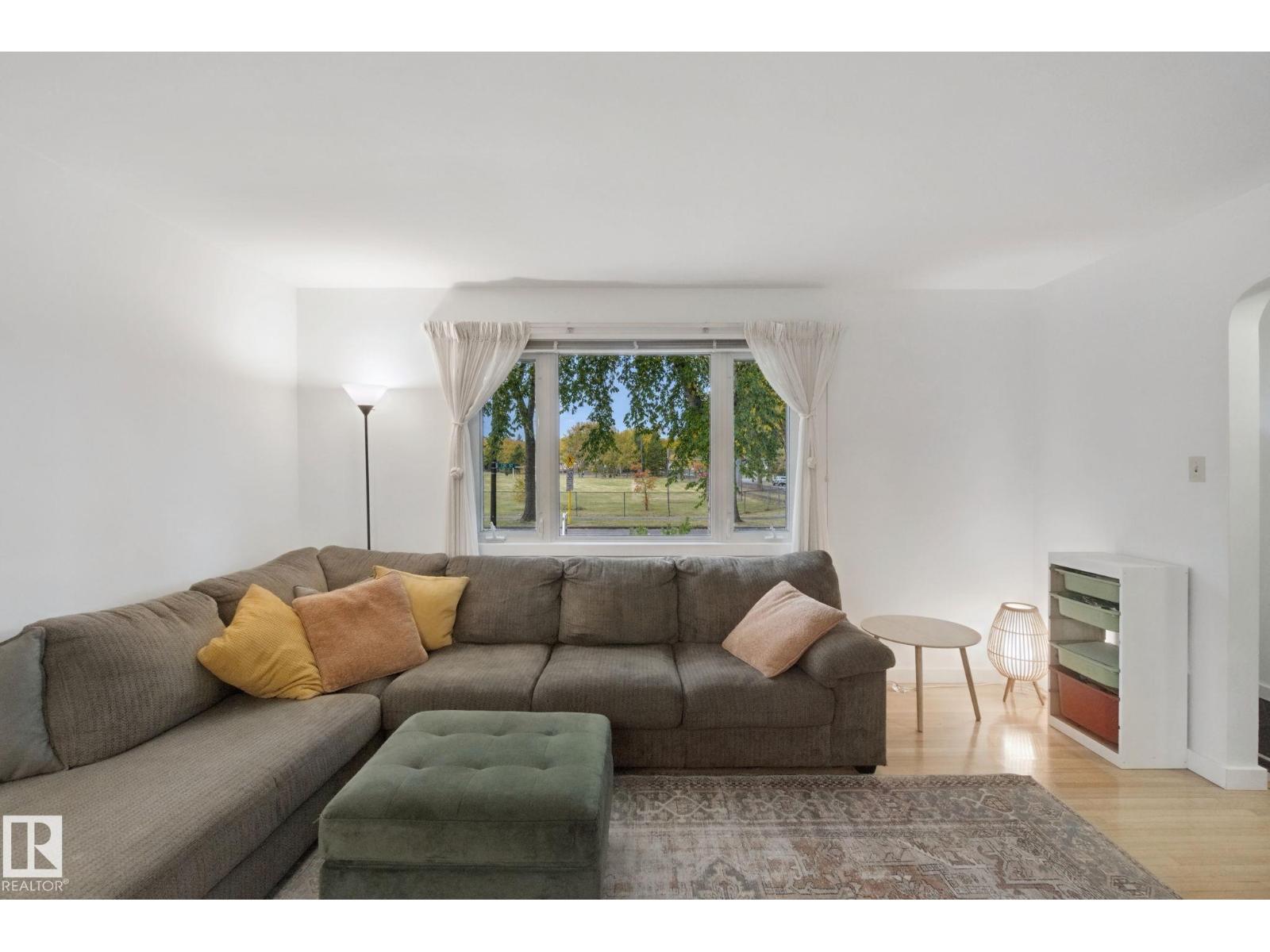 11639 134 ST NW - 8