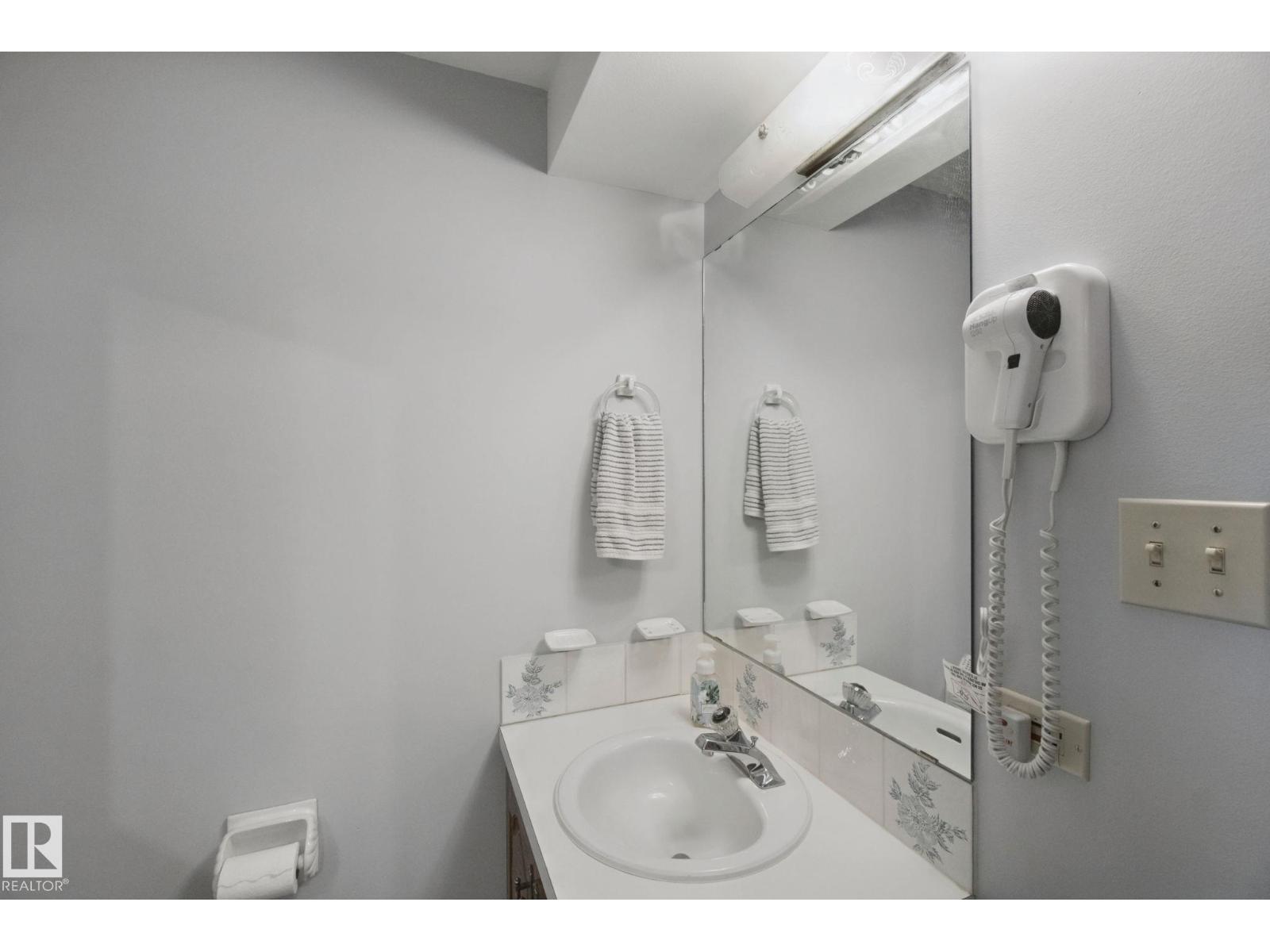 11639 134 ST NW - 29